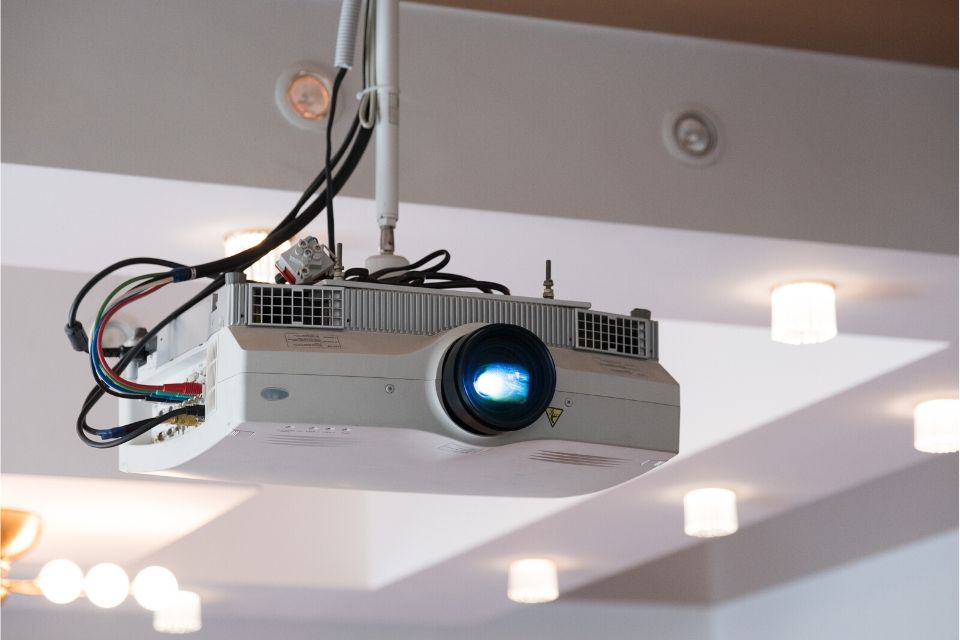 projetor audiovisual